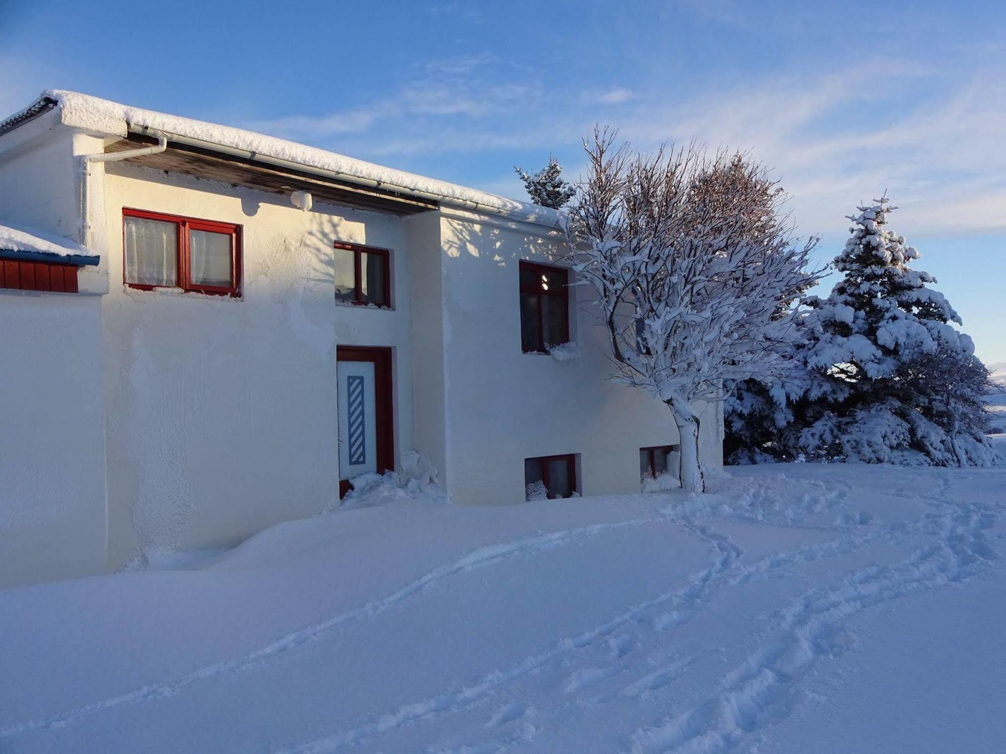 Brekkulaekur Guesthouse Hunathing Vestra Exterior foto