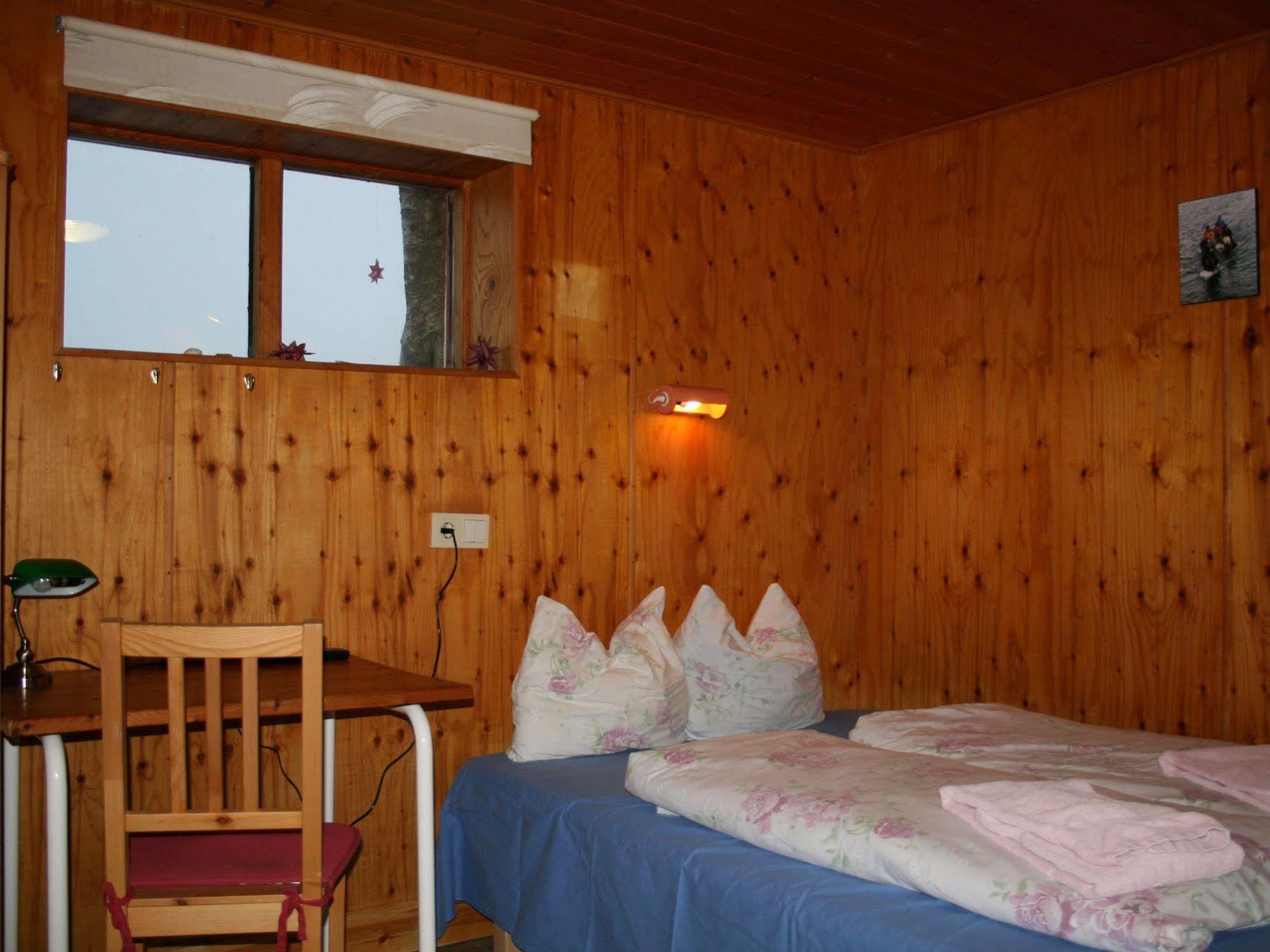 Brekkulaekur Guesthouse Hunathing Vestra Exterior foto